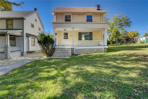 5328 Vine St, Maple Heights, OH, 44137-2653 | Card Image