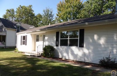 2401 Se Maryland Ave, House other with 3 bedrooms, 1 bathrooms and null parking in Topeka KS | Image 2