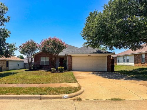 833 Edgehill Road, Burleson, TX, 76028 | Card Image