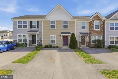 38 Fast View Dr, MARTINSBURG, WV, 25404-1106 | Card Image