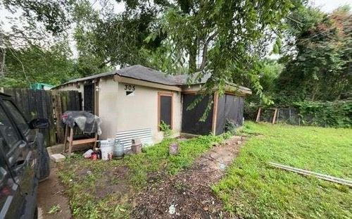 305 W End St, Terrell, TX, 75160-3439 | Card Image