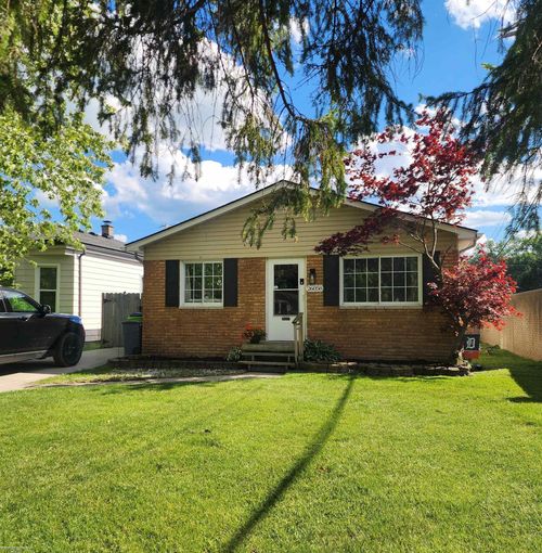 26058 Lamour St, Harrison Twp, MI, 48045-3253 | Card Image