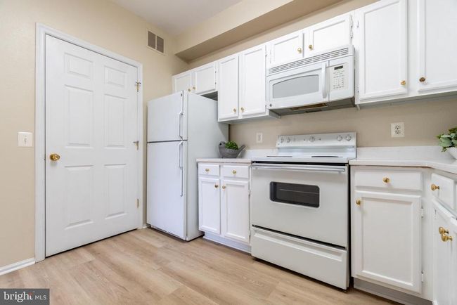 UNIT-9310 - 1530 Spring Gate Dr, Condo with 3 bedrooms, 2 bathrooms and null parking in MCLEAN VA | Image 12