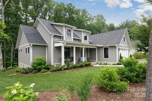 239 Lindsey Farm Dr, Flat Rock, NC, 28731-1089 | Card Image