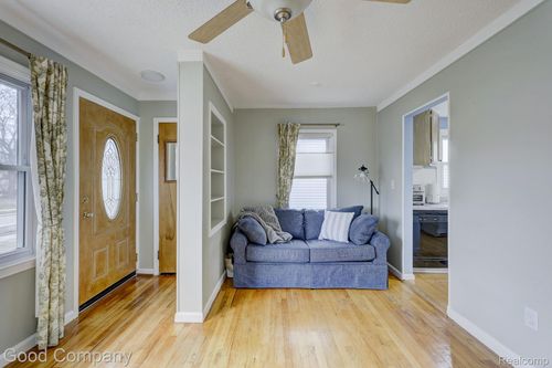 29329 Tawas St, Madison Heights, MI, 48071-2542 | Card Image