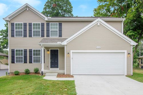 71390 Sophie Rd, Edwardsburg, MI, 49112-9181 | Card Image