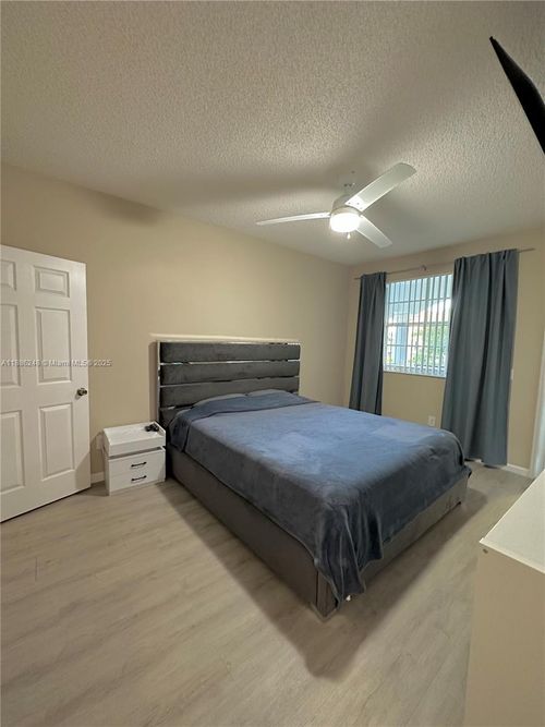 apt-8201-3155 Ne 184th St, Aventura, FL, 33160-4986 | Card Image