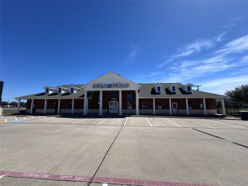 109 E Us Highway 80, Forney, TX, 75126-8662 | Card Image