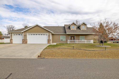 860 Cap Rd, Helena, MT, 59602-7216 | Card Image