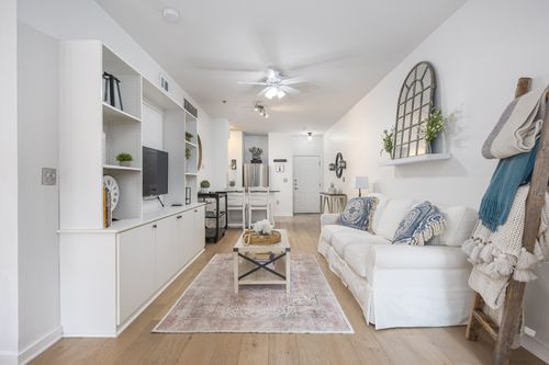 apt-222-1803 Broadway, Nashville, TN, 37203-2760 | Card Image