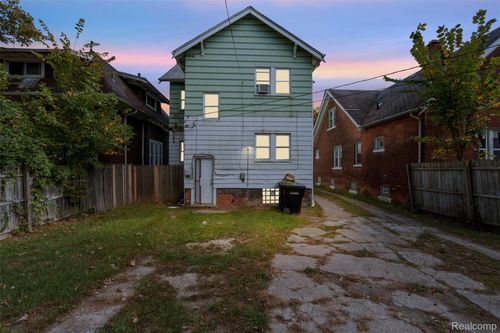 5272 Maplewood St, Detroit, MI, 48204-3807 | Card Image
