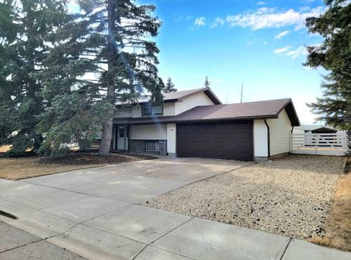 8604 99 A Street, Home with 4 bedrooms, 2 bathrooms and 4 parking in Grande Prairie AB | Card Image