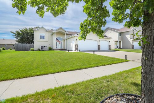 3625 Taylor St S, Fargo, ND, 58104-7589 | Card Image