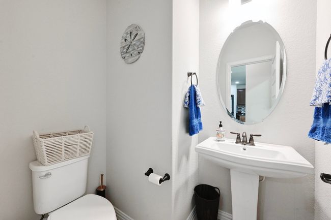 Half bathroom - main level | Image 18