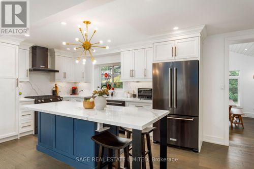 2194 Yorkshire Cres, Burlington, ON, L7R1V7 | Card Image