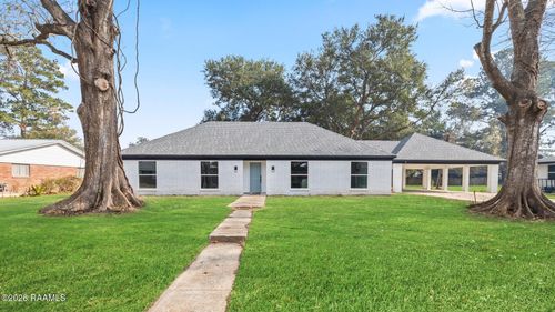 704 Victory Dr, New Iberia, LA, 70563-1948 | Card Image