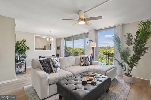 apt-842-4600 S Four Mile Run Dr, ARLINGTON, VA, 22204-3565 | Card Image