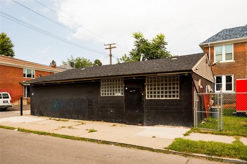 8030 Pitt St, Detroit, MI, 48209-3704 | Card Image