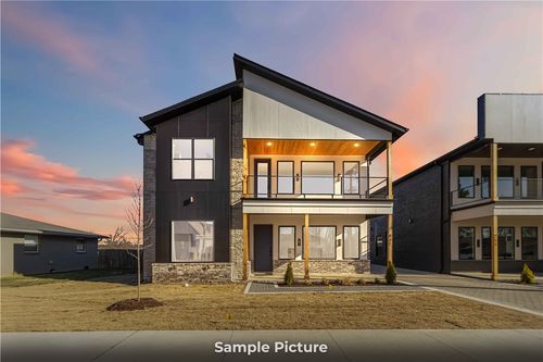 816 Nw 11th St, Bentonville, AR, 72712-4203 | Card Image
