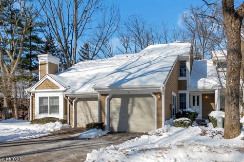 21 Stone Run Rd, Bedminster, NJ, 07921-1772 | Card Image