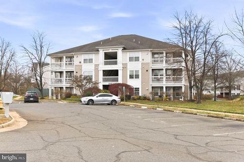 apt-101-8075 Lacy Dr, MANASSAS, VA, 20109-7798 | Card Image
