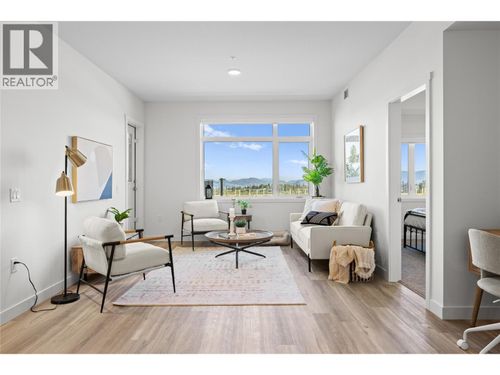 310-1111 Frost Rd, Kelowna, BC, V1W0G7 | Card Image