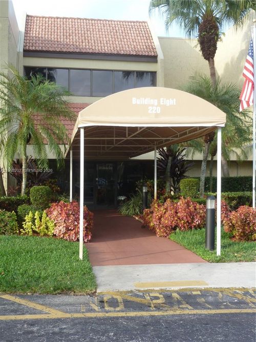 apt-301-220 Lakeview Dr, Weston, FL, 33326-1050 | Card Image