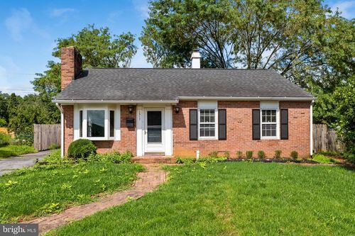 1317 Cedarwood Dr, HAGERSTOWN, MD, 21742-3018 | Card Image