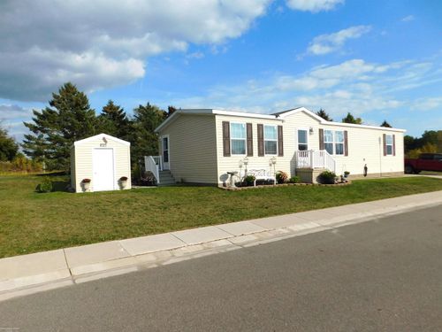 57574 Sawyer Ct, New Haven, MI, 48048-3700 | Card Image