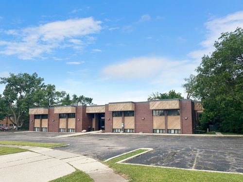 ste-3-1590 Weatherstone Ln, Elgin, IL, 60123-2059 | Card Image