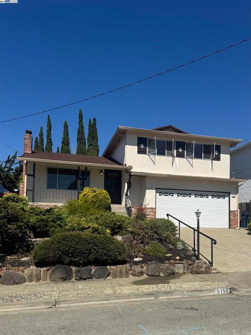 5158 Crane Ave, Castro Valley, CA, 94546-2530 | Card Image