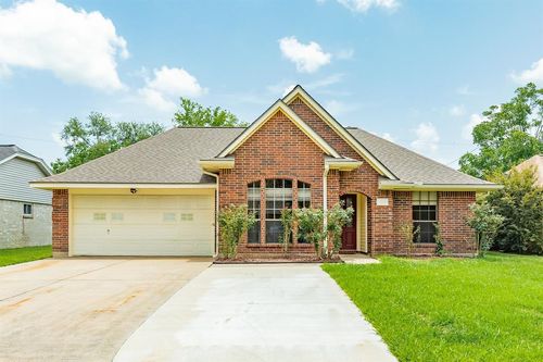 21 Alexander Ct, Angleton, TX, 77515-3773 | Card Image
