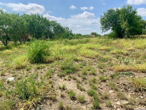 000 Wagon Wheel Rd, Eagle Pass, TX, 78852 | Card Image
