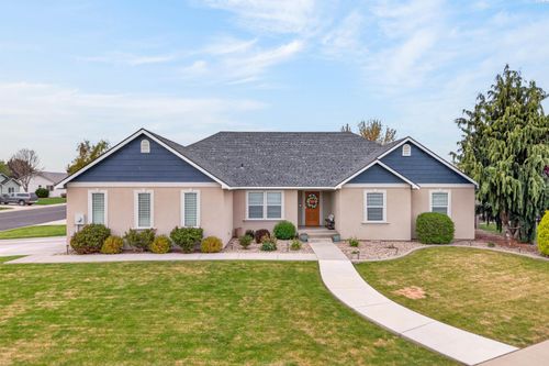 1911 Wyant Way, Grandview, WA, 98930-1184 | Card Image
