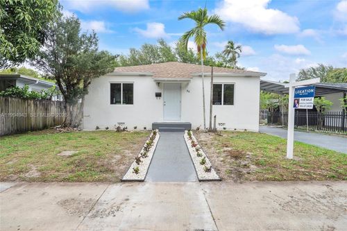 511 Ne 131st St, North Miami, FL, 33161-7715 | Card Image