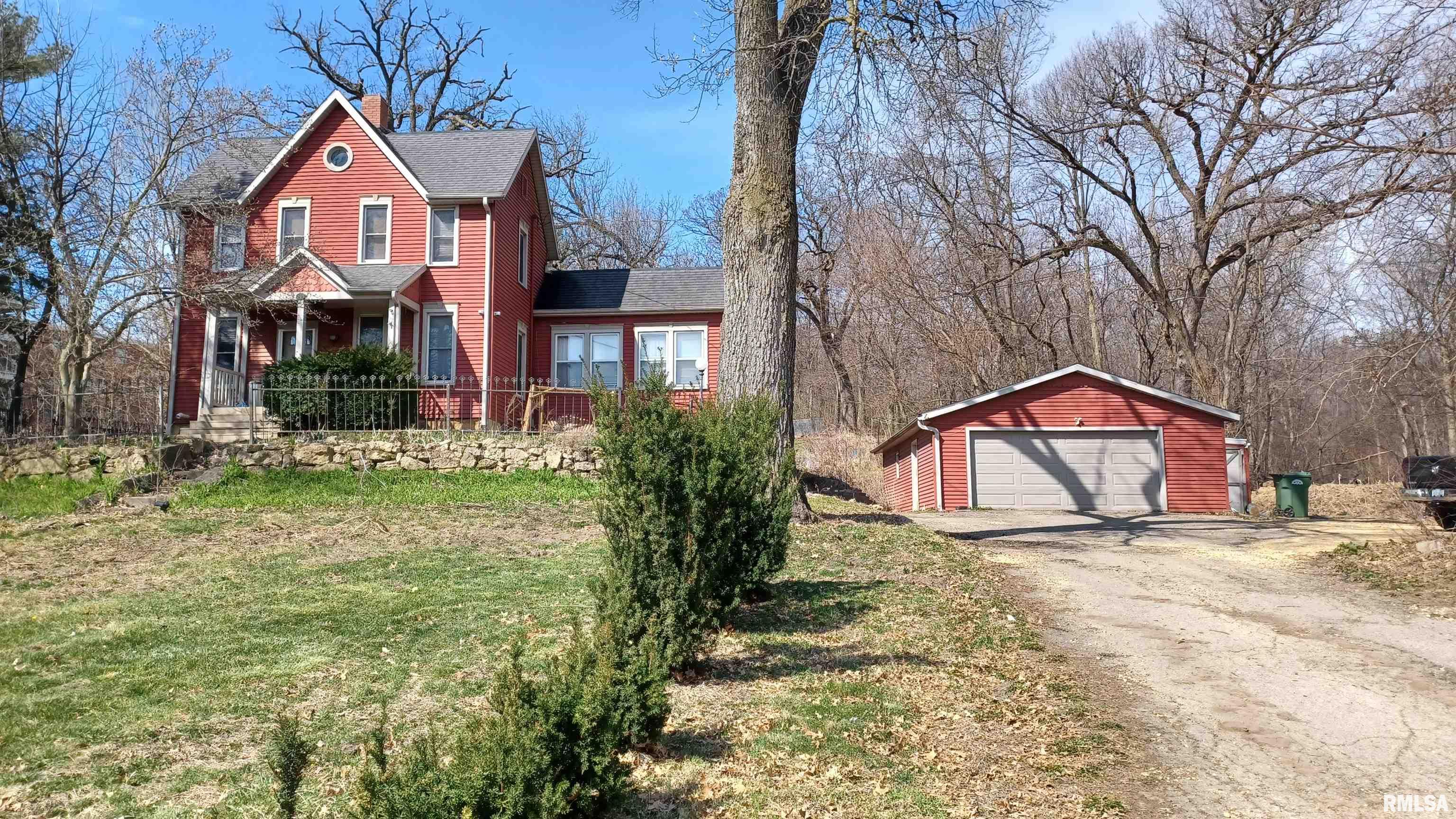 Bluff Blvd, Clinton, IA 52732