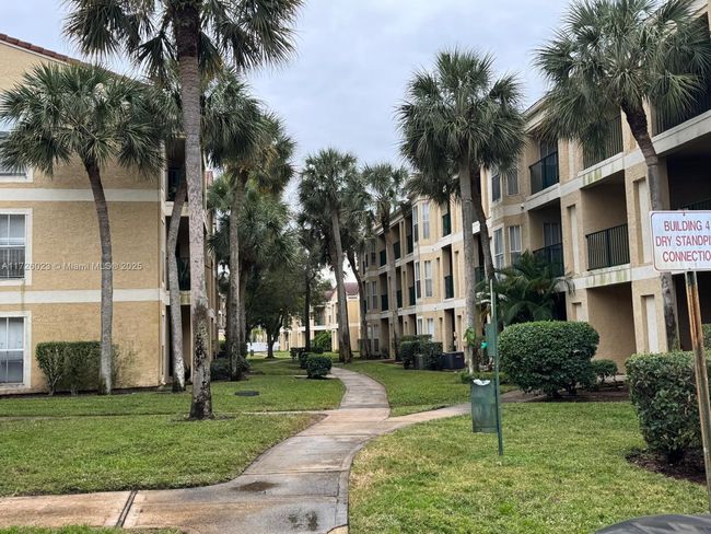 APT-111 - 995 Riverside Dr, Condo with 2 bedrooms, 2 bathrooms and null parking in Coral Springs FL | Image 22