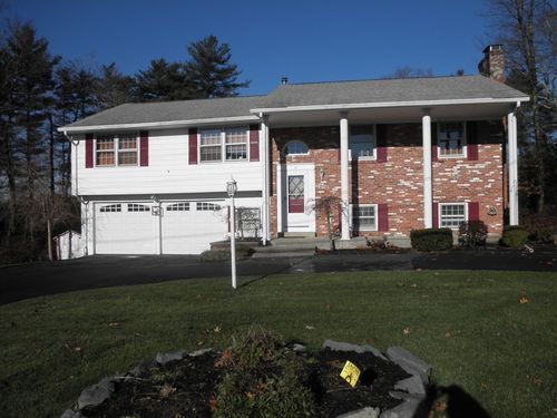 52 Walker St, Seekonk, MA, 02771-2902 | Card Image