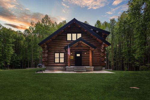 7428 E 400 N, Rolling Prairie, IN, 46371-9483 | Card Image