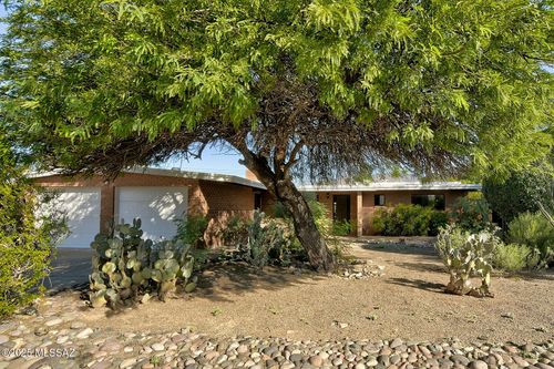 4433 E Blacklidge Dr, Tucson, AZ, 85712-1608 | Card Image