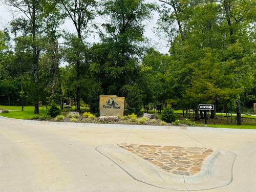 320 Devoe Bend Drive, Maumelle, AR, 72113 | Card Image
