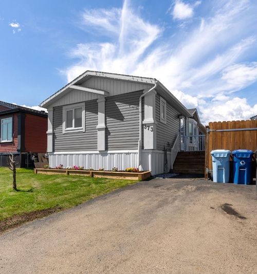 373 Mckinlay Cres, Fort Mcmurray, AB, T9K2N1 | Card Image
