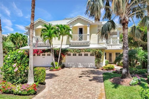 699 Fairway Ter, NAPLES, FL, 34103-4412 | Card Image