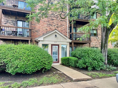 17a-2219 Nichols Rd, Arlington Heights, IL, 60004-1227 | Card Image