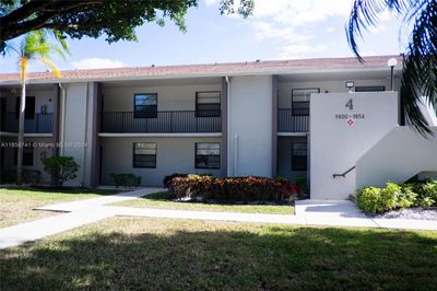 106 - 9820 W Mcnab Rd, Condo with 2 bedrooms, 2 bathrooms and null parking in Tamarac FL | Image 1