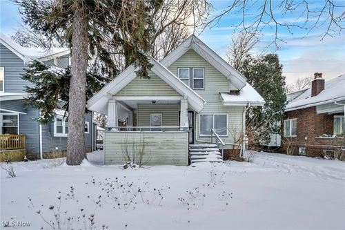 978 Delia Ave, Akron, OH, 44320-2118 | Card Image