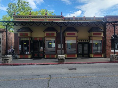 5 Center St, Eureka Springs, AR, 72632-3301 | Card Image