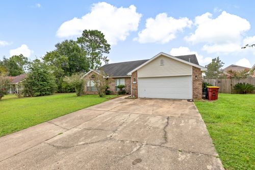 719 Majestic Prince Ct, Crestview, FL, 32539-6068 | Card Image