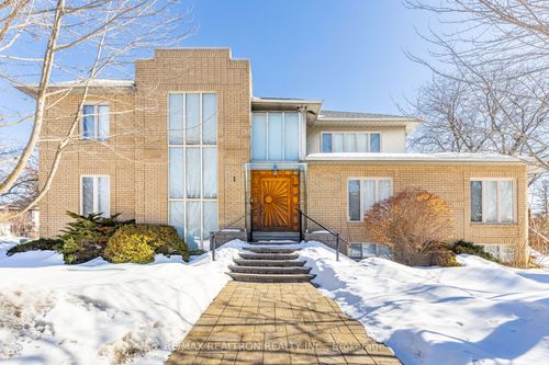 1 Sunforest Court, North York, ON, M2R3W3 | Card Image