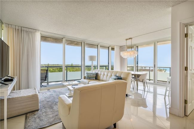 APT-702S - 3554 Ocean Dr, House attached with 2 bedrooms, 2 bathrooms and null parking in Vero Beach FL | Image 11